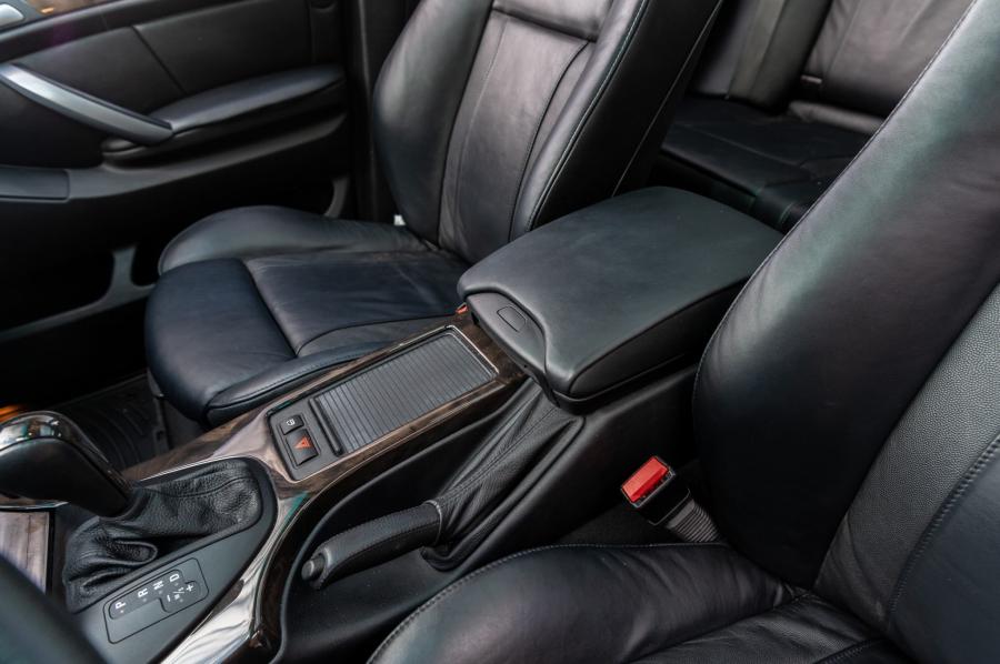 Интерьер BMW X5 4.8is (E53) 2004 года  (NA) (фото 68 из 104)